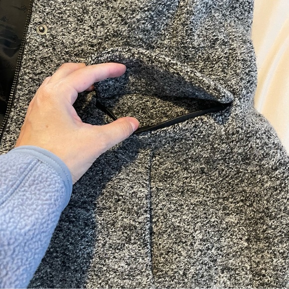 Banana Republic Women's Black Tweed Wool Blend Coat - Picture 6 of 8